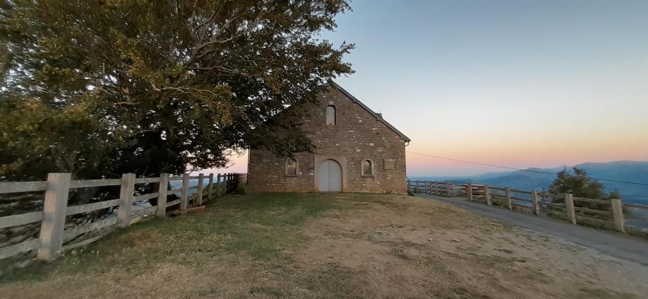 Tente Safari Lodge Ferme Carrique Tardets-Sorholus Bagian luar foto
