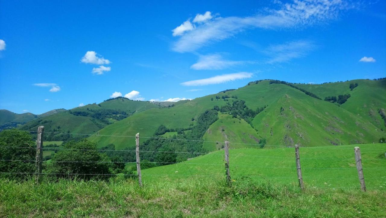 Tente Safari Lodge Ferme Carrique Tardets-Sorholus Bagian luar foto